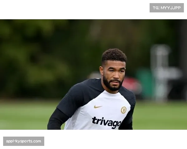 手术后首次回归训练场，切尔西队长里斯-詹姆斯进行有球恢复